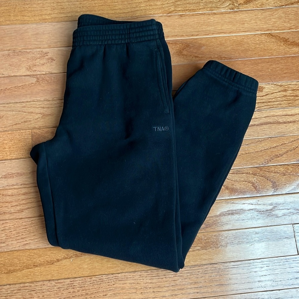 ARITZIA TNA cozy fleece perfect fit size small 🖤